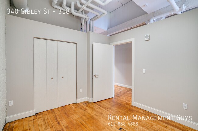 Building Photo - 340 N Sibley St