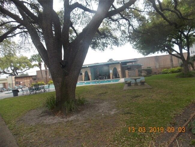 Building Photo - 9411 Bassoon Dr