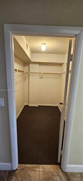 Building Photo - 410 NW 68th Ave