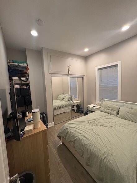 Bedroom - 2336 N Southport Ave