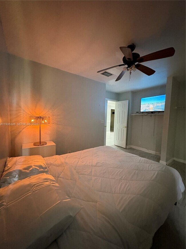 Building Photo - 3350 NW 47th Ave