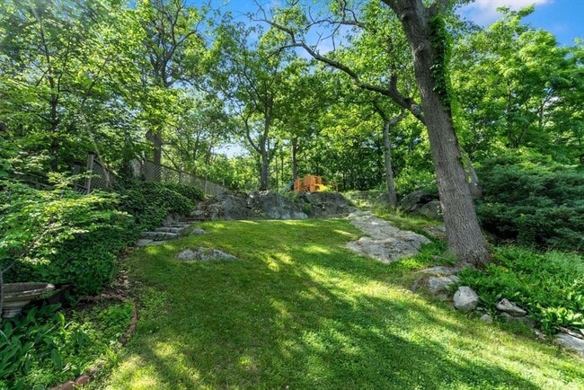 Building Photo - 1045 Adams St