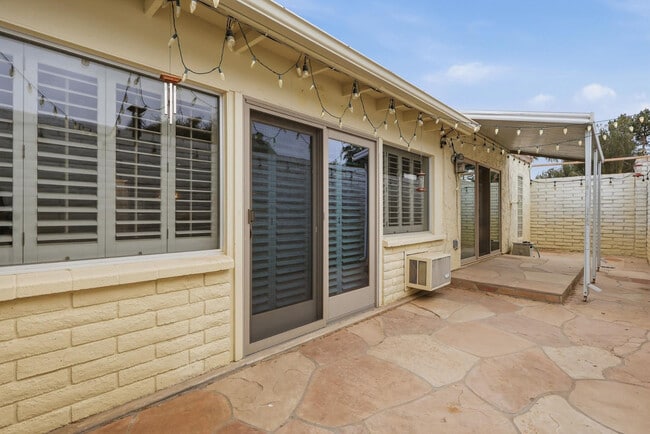 Building Photo - 7814 E MacKenzie Dr