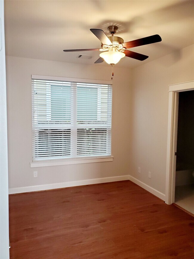 Building Photo - 720 Link Rd