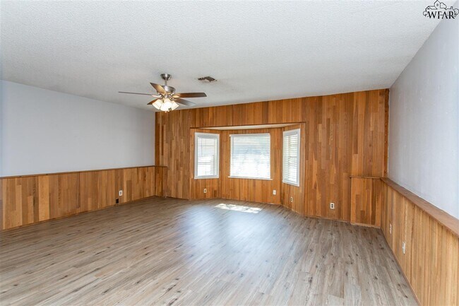 Building Photo - 5238 Kingston Dr