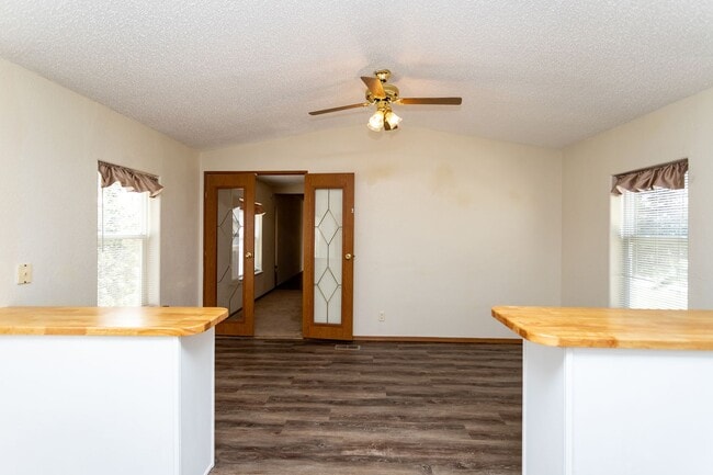 Building Photo - Charming Home on a Spacious Lot with No HOA!