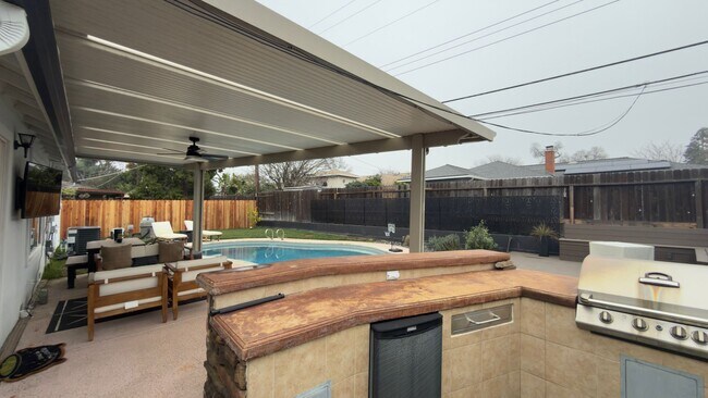 Building Photo - 3 Bedroom | 2 Bathroom | Single-Family Home in Arden-Arcade