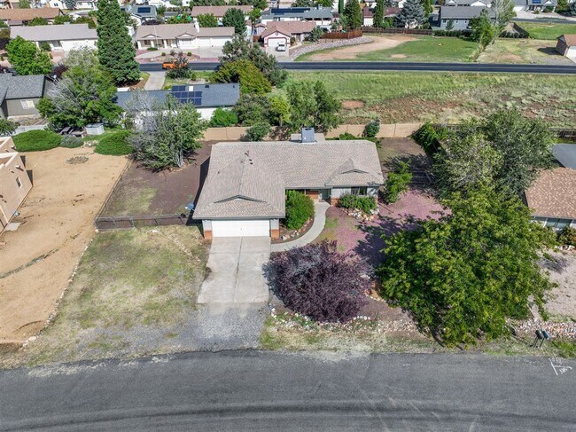 Building Photo - 7930 E Larkspur Ln