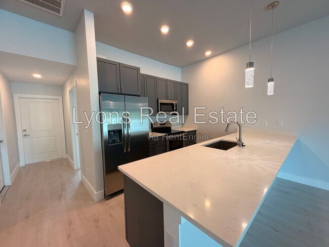 Building Photo - 231 SW 47th Terrace