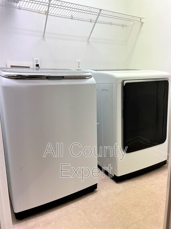 Building Photo - 3045 Spring Field Ct