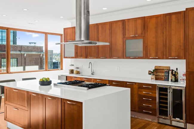 Building Photo - 1152 W Fulton Market