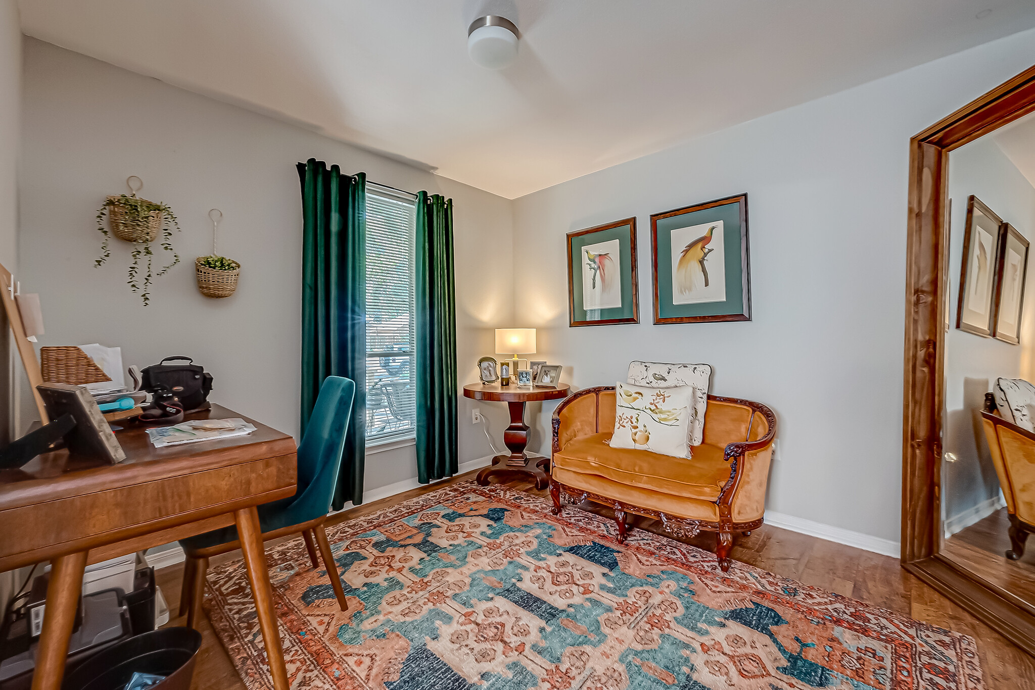 Extra large Primary bathroom - 615 Park Grove Ln