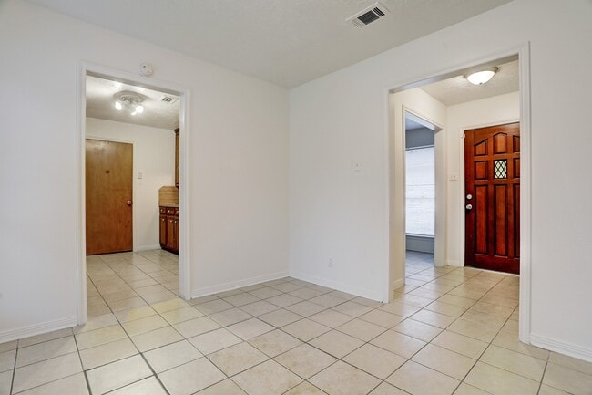 Building Photo - 2503 Washington St