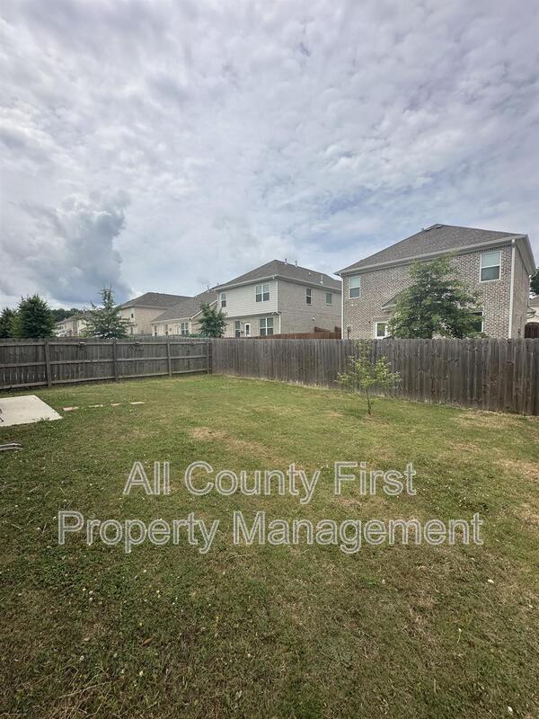 Building Photo - 553 Sprayberry Dr
