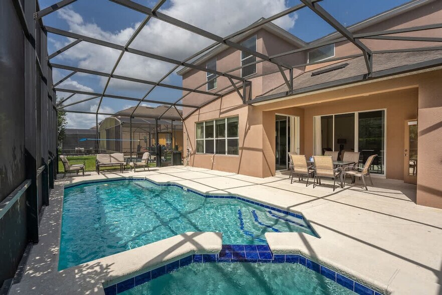 Building Photo - 220 Las Fuentes Dr