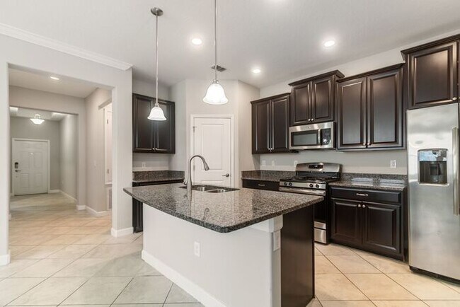Building Photo - Spacious 4 bed, 3 Bath Terra Bella Home fo...