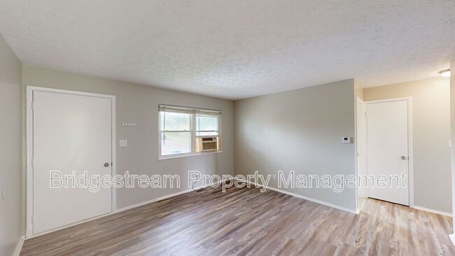 Building Photo - 5405 Broomall St