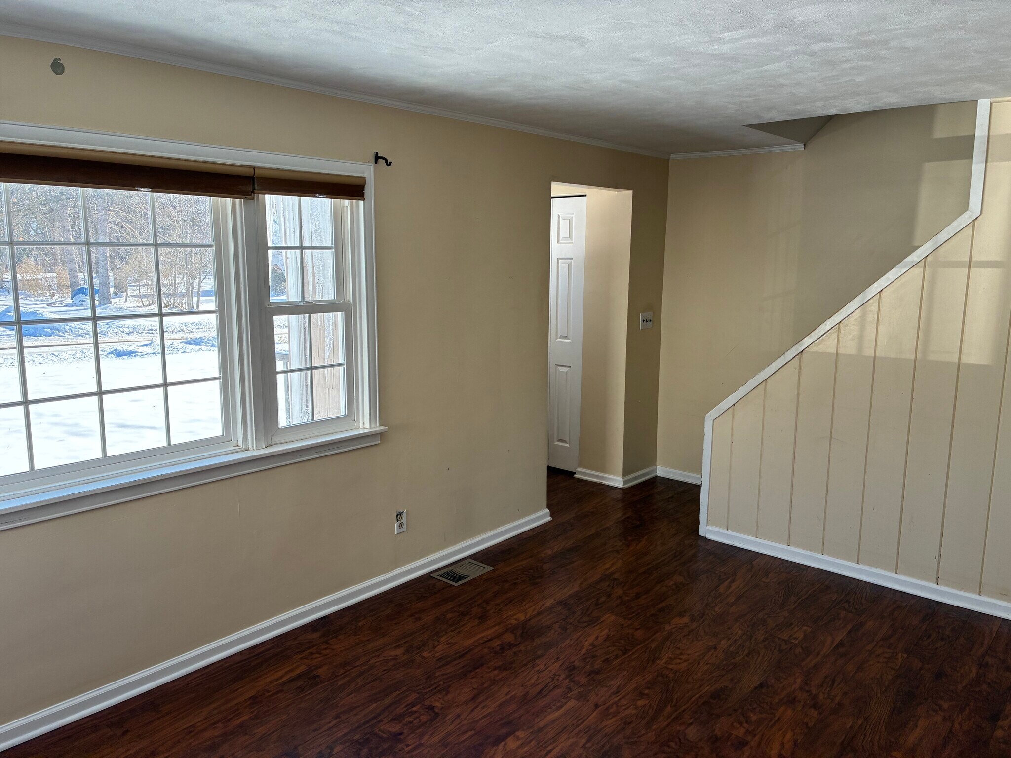 Building Photo - 19 College Dr