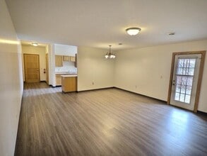 Building Photo - 823 Main Street Unit A/B/C/D C