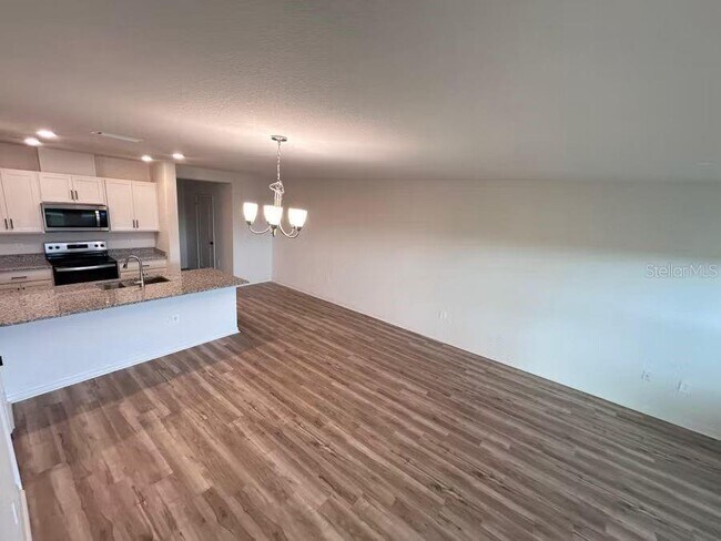 Building Photo - 746 Stoney Pointe Cir