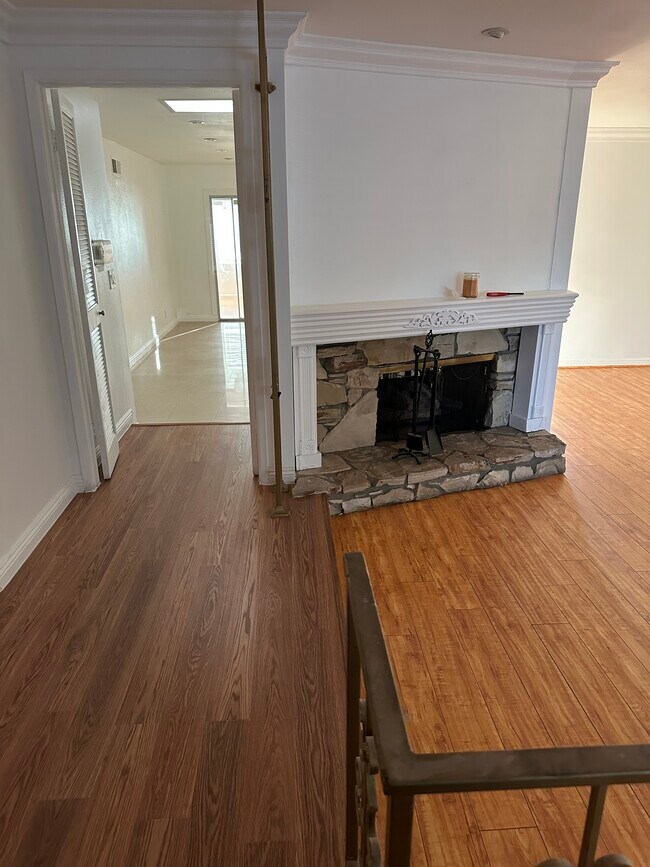 Building Photo - 503 S Vicki Ln