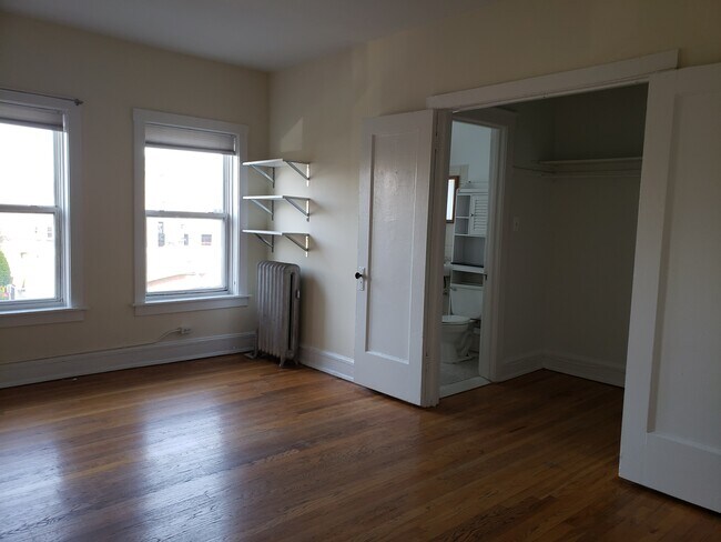 Building Photo - 2712 N Milwaukee Ave