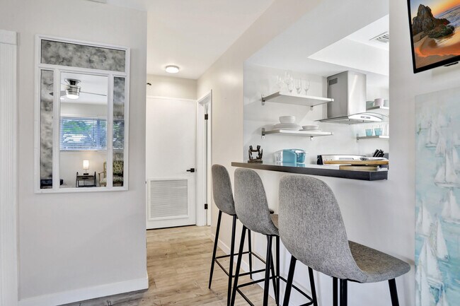 Building Photo - 3208 Marine Dr