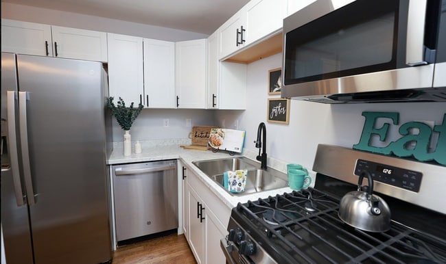 Building Photo - 502 Patrick Ave