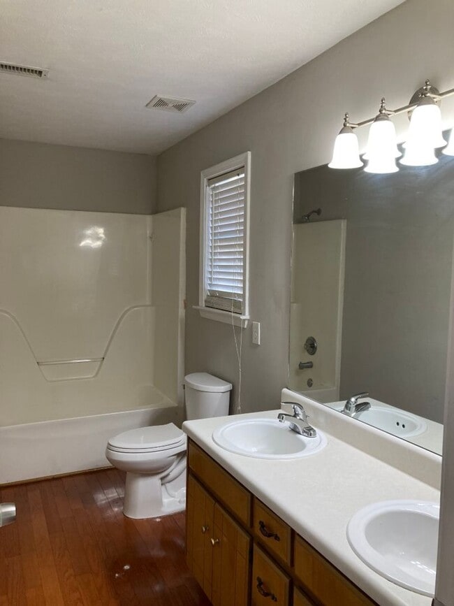 Building Photo - Hickory Highland 3 Bedroom Home No HOA