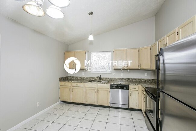 Building Photo - 3 Bedroom Pet-Friendly Home in Brownsburg, IN with Main Street Renewal