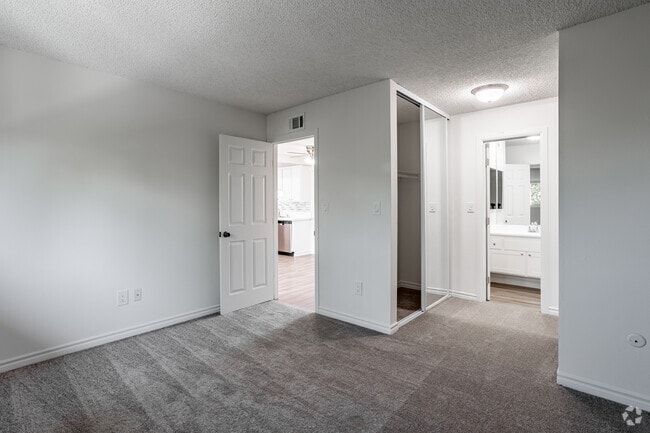 1BR, 1BA - 700SF - Bedroom - Alders Apartment Company