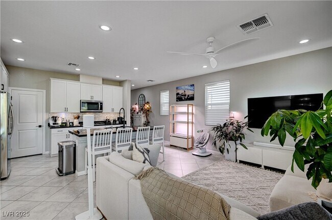 Building Photo - 4160 Elegant Chateau St