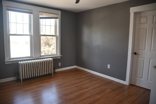 Building Photo - 335 Harlem Ave