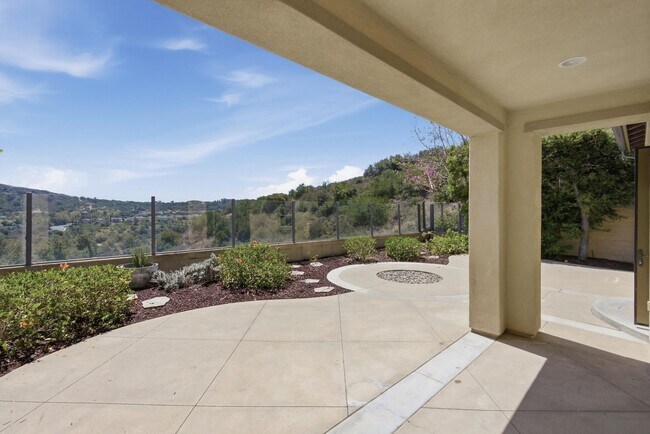 Building Photo - 40 Paseo Lerida