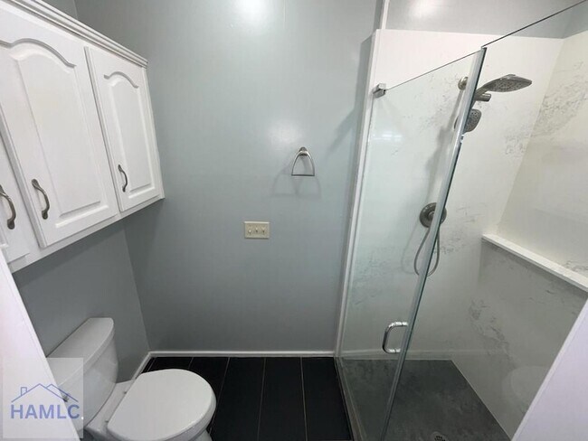 Building Photo - 380 Tremain Dr