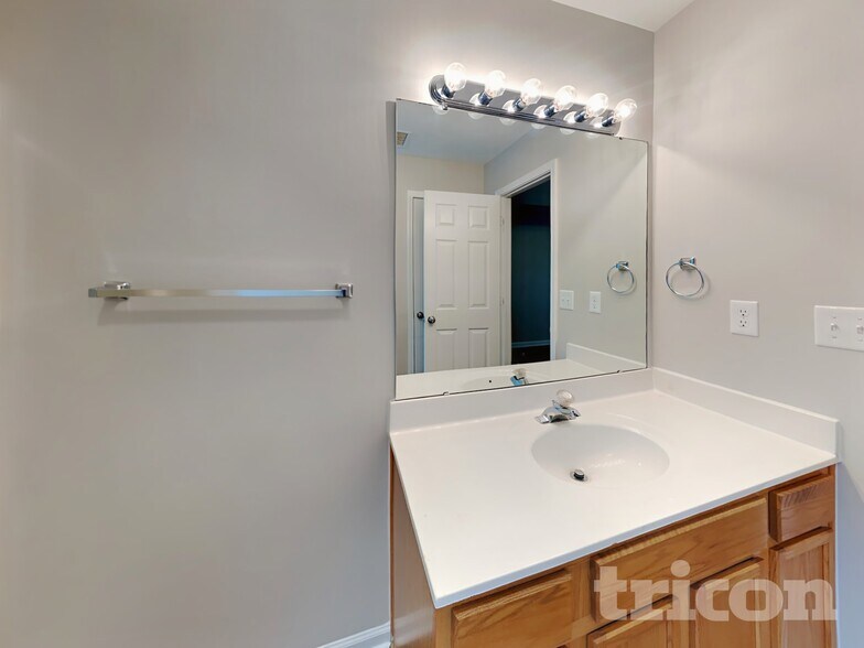 Building Photo - 1626 Stoney Creek Ln