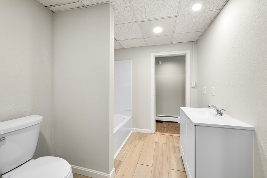 Building Photo - 137 Sandy Bottom Rd