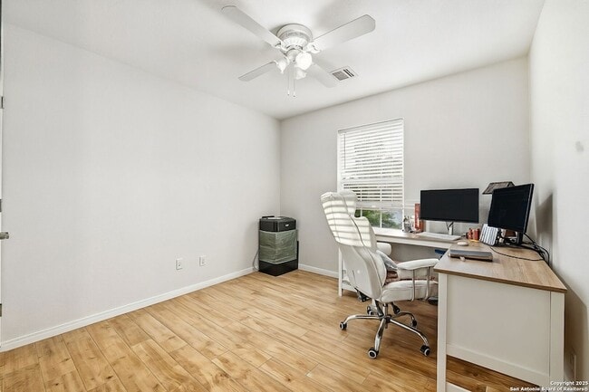 Building Photo - 1150 Green Hill Dr