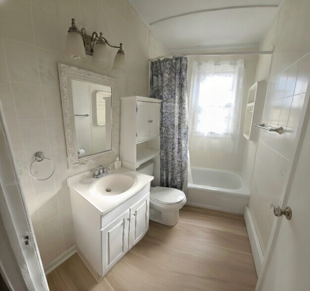 bath with tub - 211 Sheridan Ave