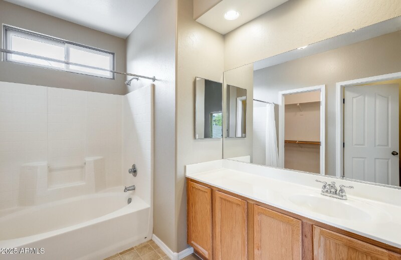 Building Photo - 1979 N Vista Ln