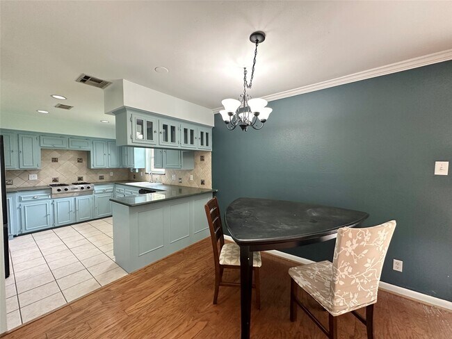 Building Photo - 9634 Fairdale Ln