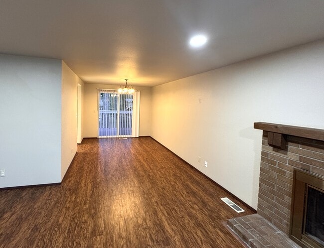 Building Photo - 202 Vashon Ave SE