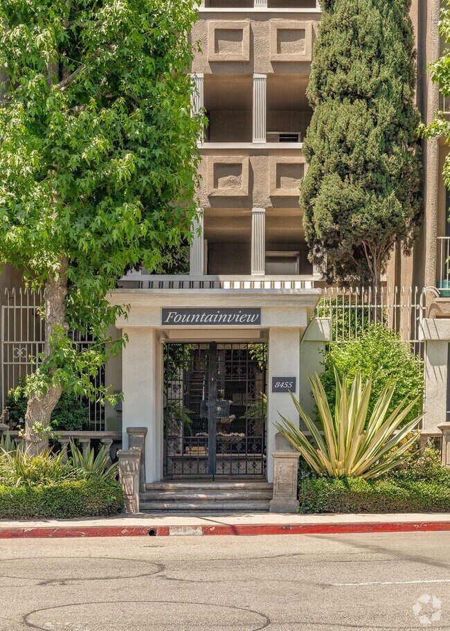 Building Photo - Stunning 2 Bed | 2 Bath Luxury Condo with ...