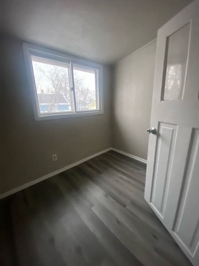 Building Photo - 829 W Franklin St