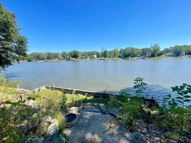 Building Photo - 7087 Bergstrom Dr