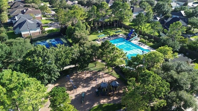 Building Photo - 18035 Somerset Knolls Ct