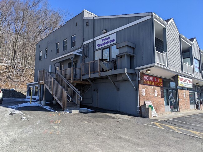 Building Photo - Salem Square