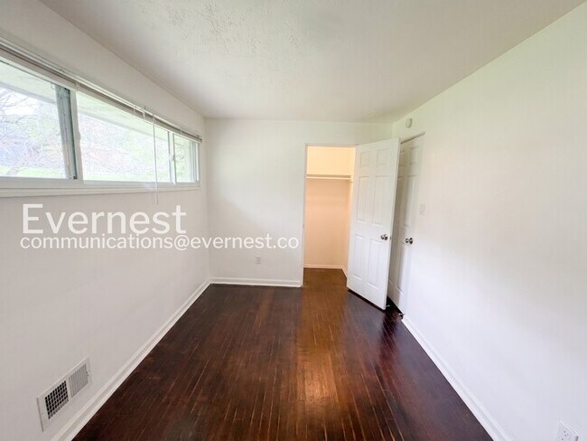 Building Photo - 638 Garden City Dr