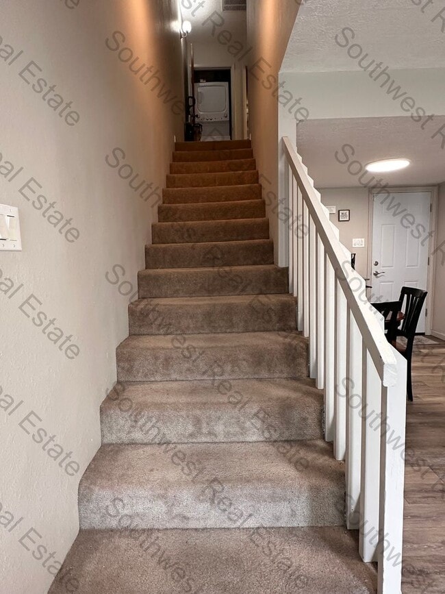 Building Photo - Spacious 2 story condo.