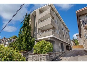Building Photo - 2bd/1.75ba Seattle Condo